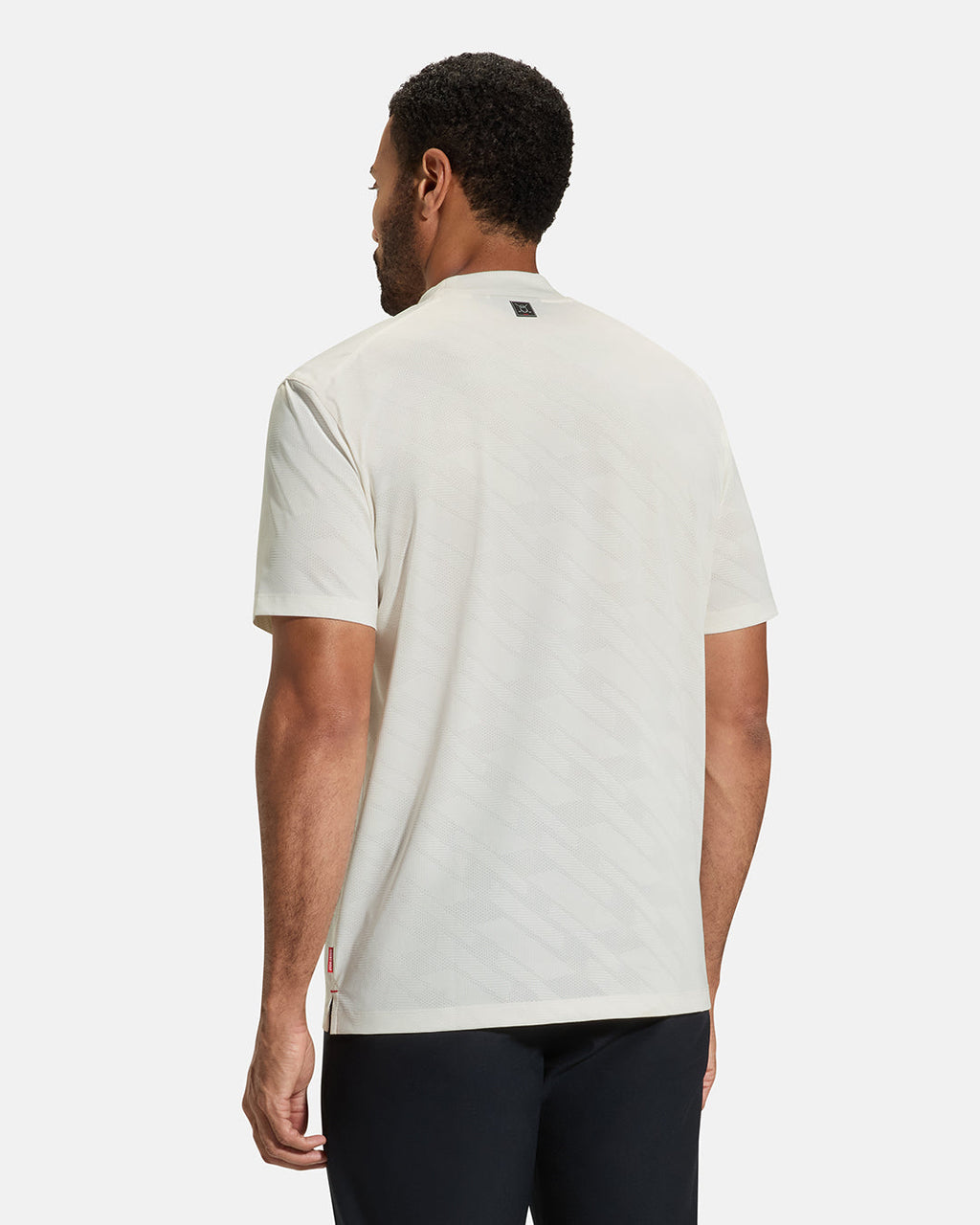 PINNACLE MOCK NECK